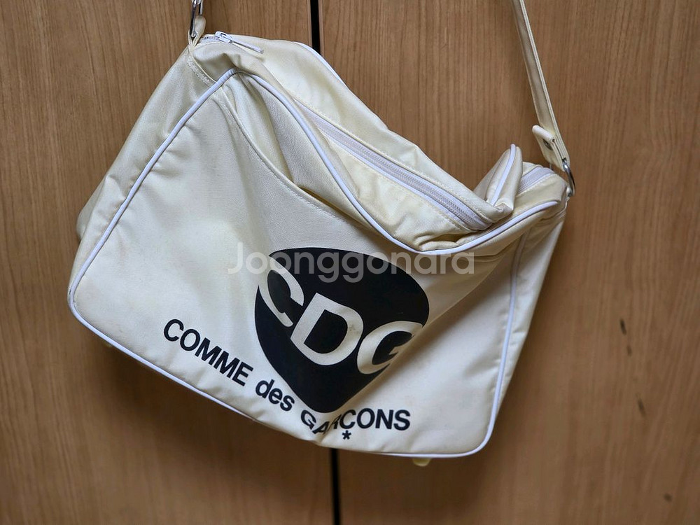 꼼데 CDG 크로스백 L--0