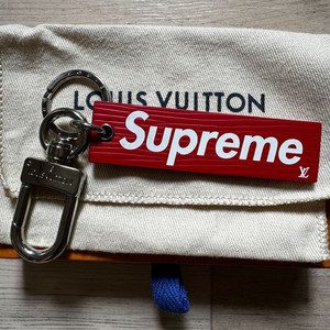슈프림x루이비통 키링 (백참)