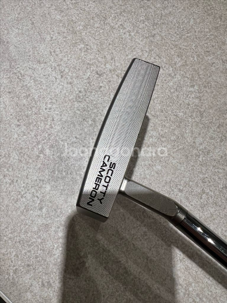 정품 스카티 카메론 팬텀 7.5 퍼터 입니다.(35인치--0