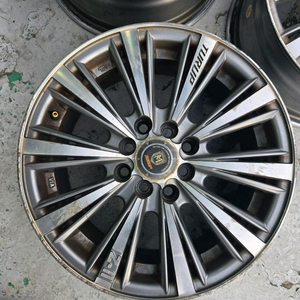 마르셀로 15인치 멀티8홀 휠 이미지