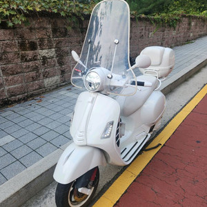 2023년식 베스파 gts125 HPE 화이트에디션