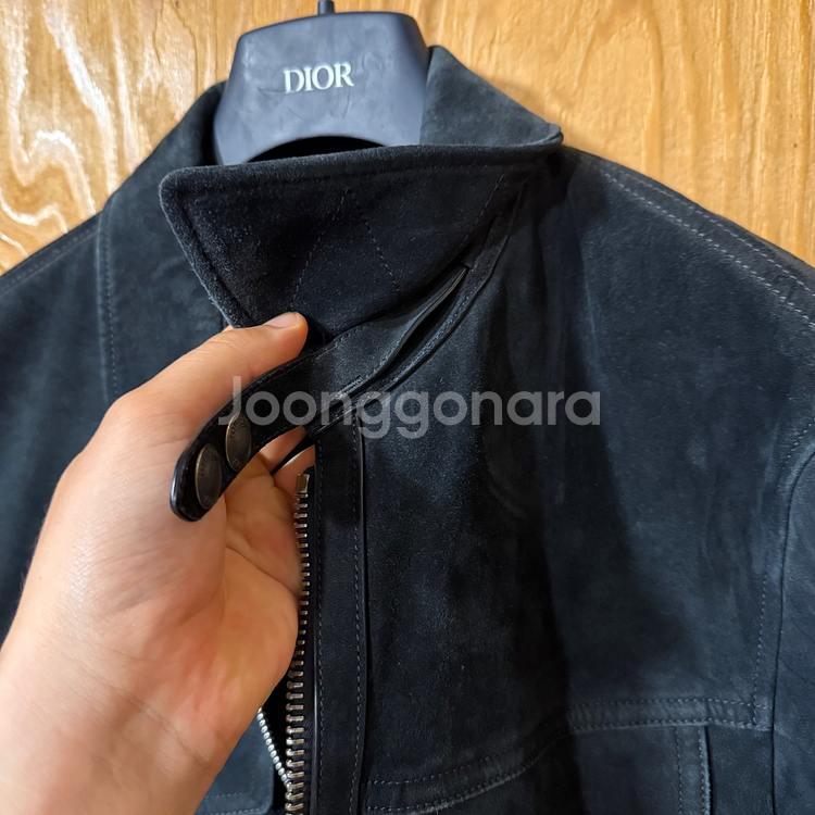 톰포드 스웨이드 자켓 판매 합니다.--1