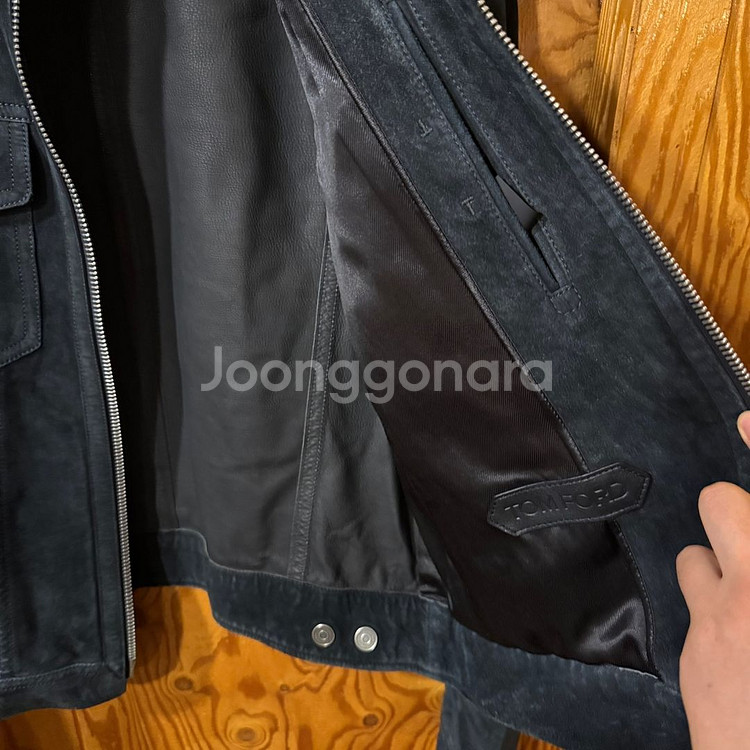 톰포드 스웨이드 자켓 판매 합니다.--6