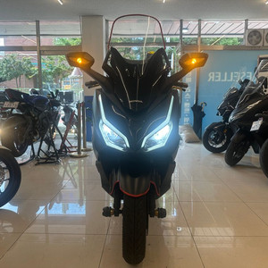 포르자 350cc 24년식 판매 합니다.