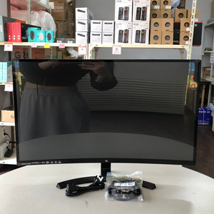 긱스타 32인치 커브드모니터 165Hz 안전포장!
