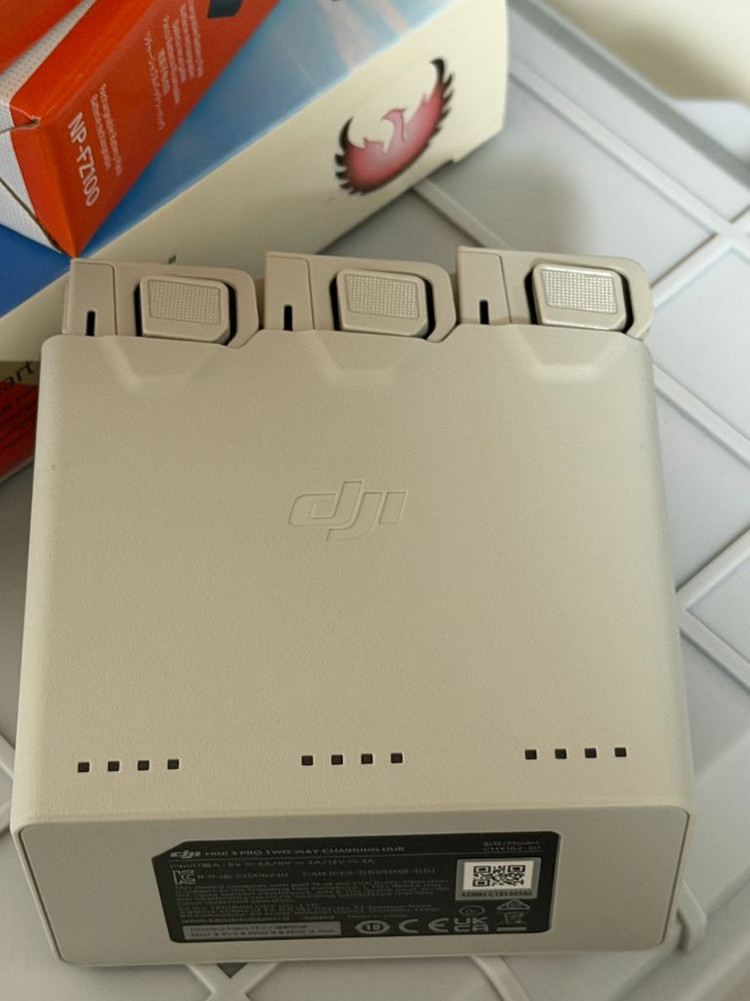 DJI 미니4 플라이모어콤보+케어--2