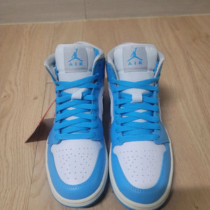 우먼 나이키 조던1 미드