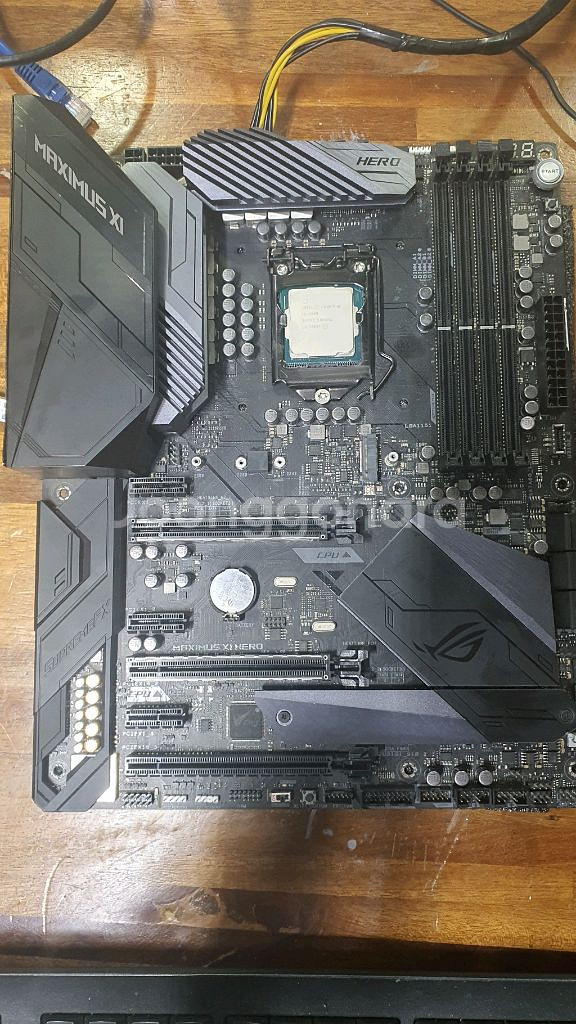 ASUS MAXIMUS XI z390. i5 8500--5