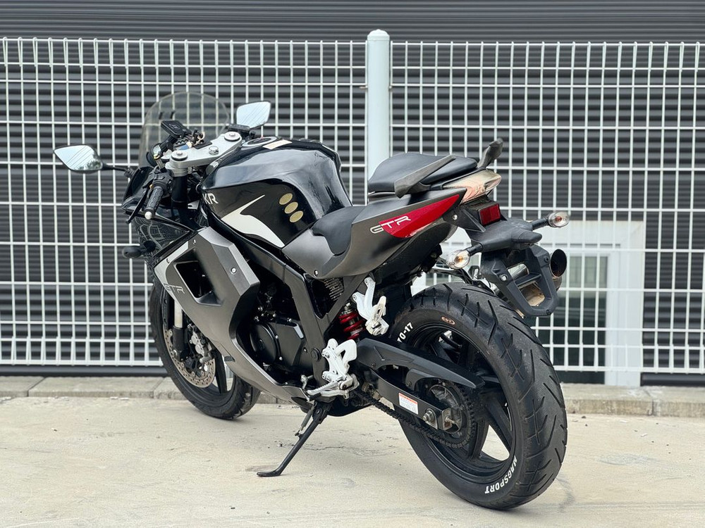 코멧125rc 16년식 1.6만키로 블랙차량 판매합니다 이미지