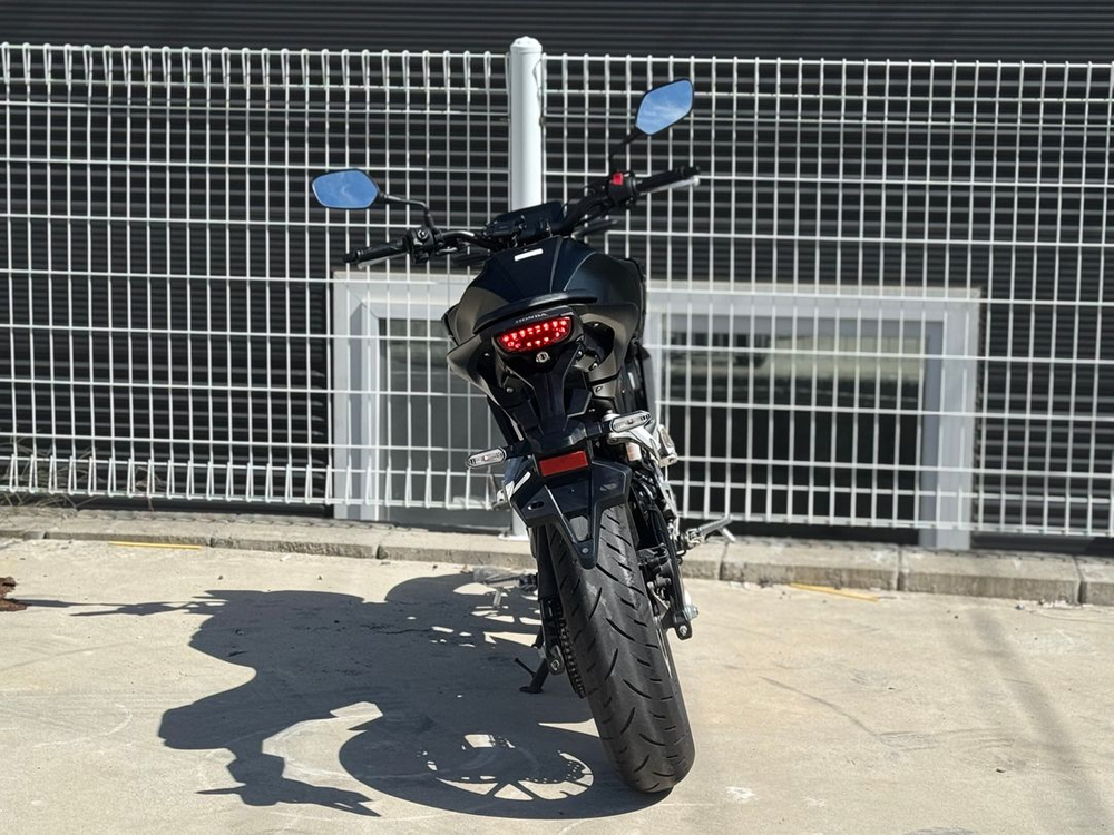 cb125r 24년식 4천키로 신차급 보증차량 판매중 이미지