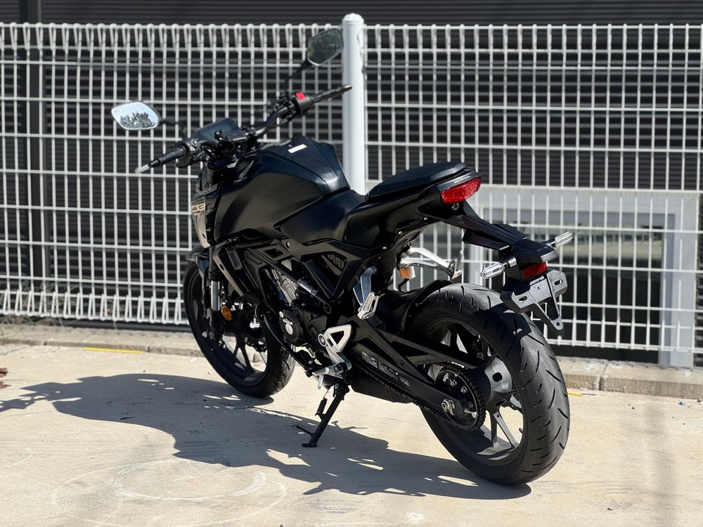 cb125r 24년식 4천키로 신차급 보증차량 판매중 이미지