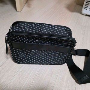 A.P.C Miles 카메라백 블랙