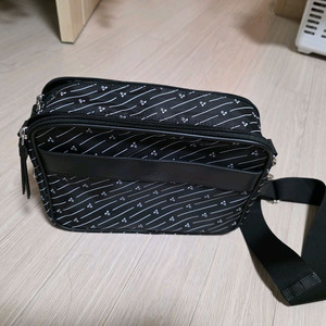 A.P.C Miles 카메라백 블랙