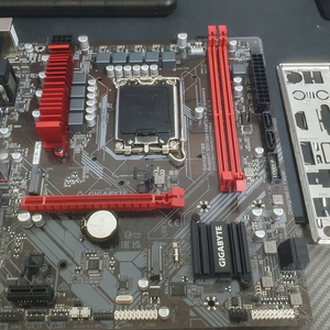 GIGABYTE B660M GAMING D4