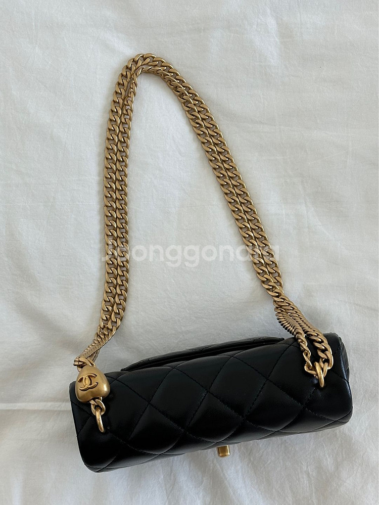 [정품] 샤넬 뉴미니 스윗 하트볼 램스킨--0