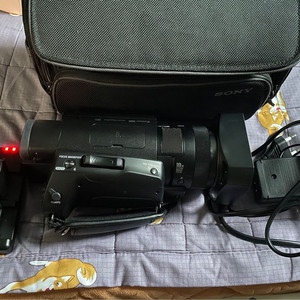 소니 AX700 4K 캠코더