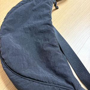 유니클로 라운드미니숄더백