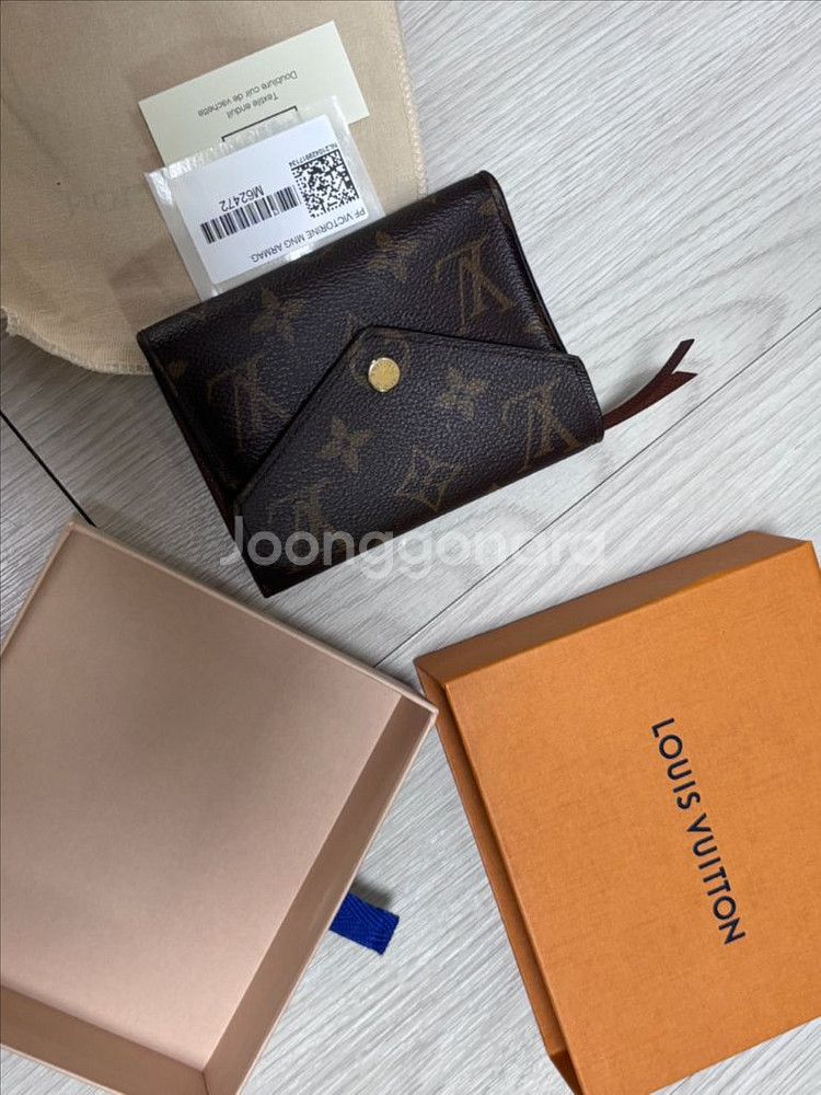 루이비통 빅토린 월릿 모노그램--3