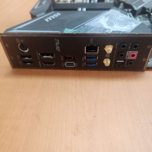 msi z490 게이밍보드 싸게 팝니다.