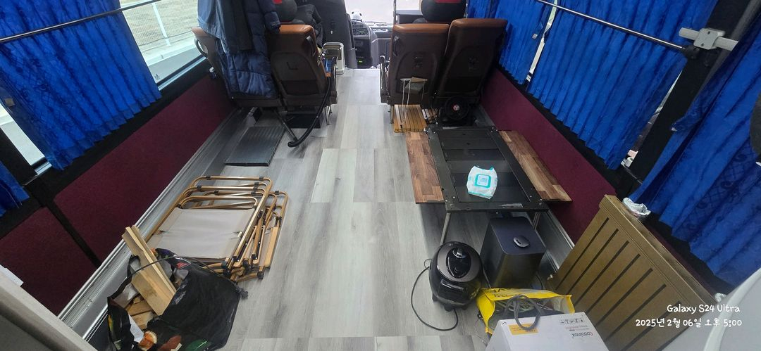 유니버스 노블 캠핑카 이미지