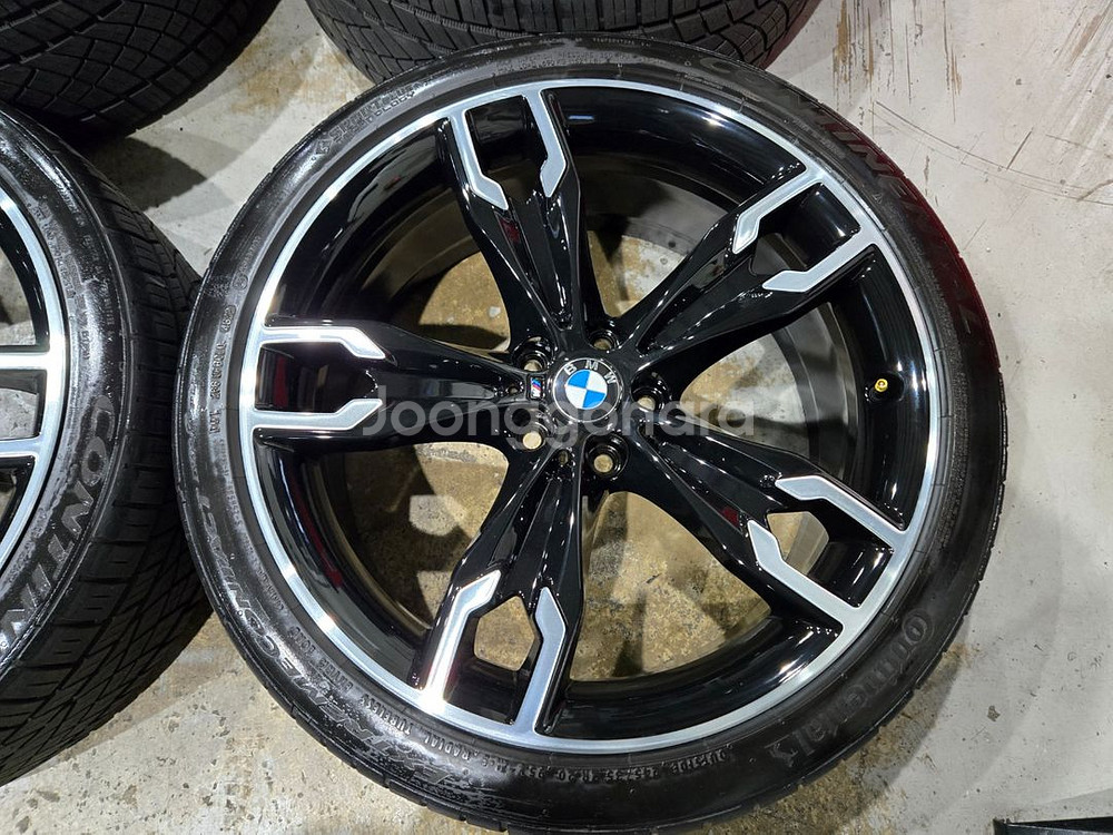 BMW G30 5시리즈 668M 20인치 순정 휠타이어--1
