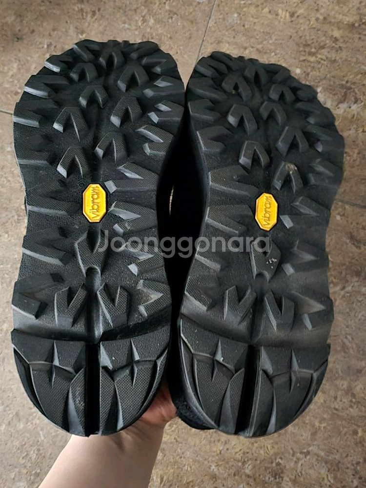 프라다 스니커즈 5.5 / 부테로 빈치 스웨이드 39--5