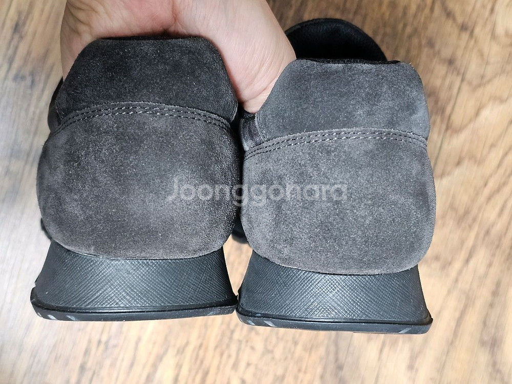 프라다 스니커즈 5.5 / 부테로 빈치 스웨이드 39--2