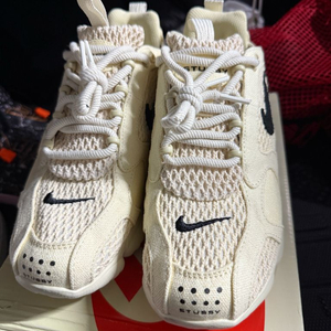 나이키x스투시 줌 스피리돈 파슬 이미지