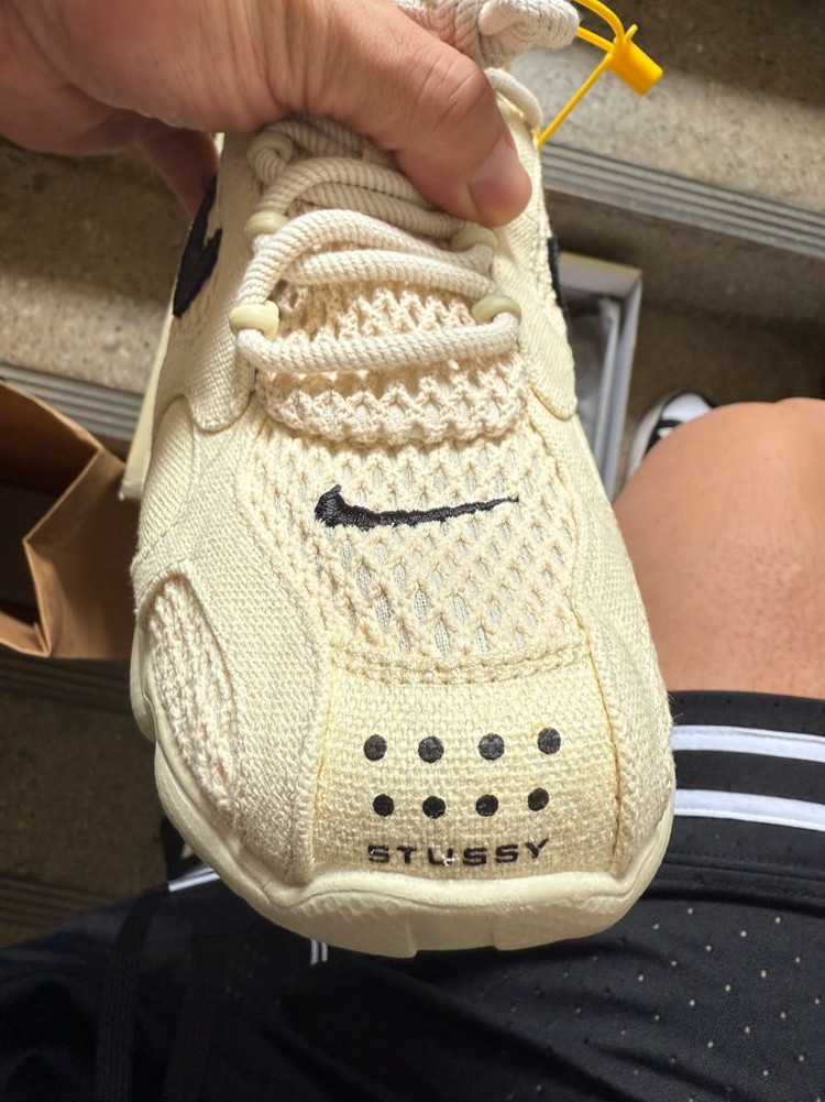 나이키x스투시 줌 스피리돈 파슬 이미지