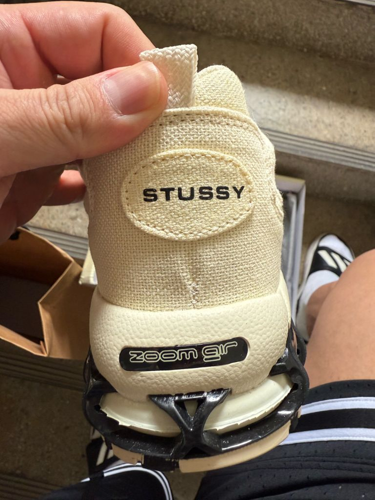 나이키x스투시 줌 스피리돈 파슬 이미지