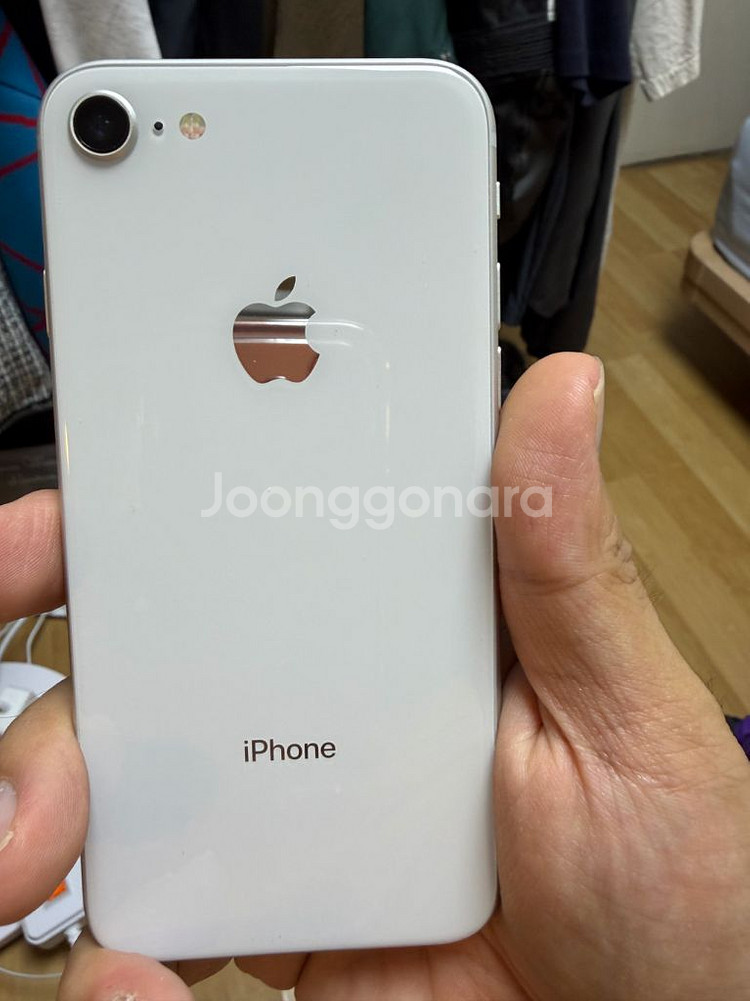 아이폰8 64GB 화이트 판매합니다.--3