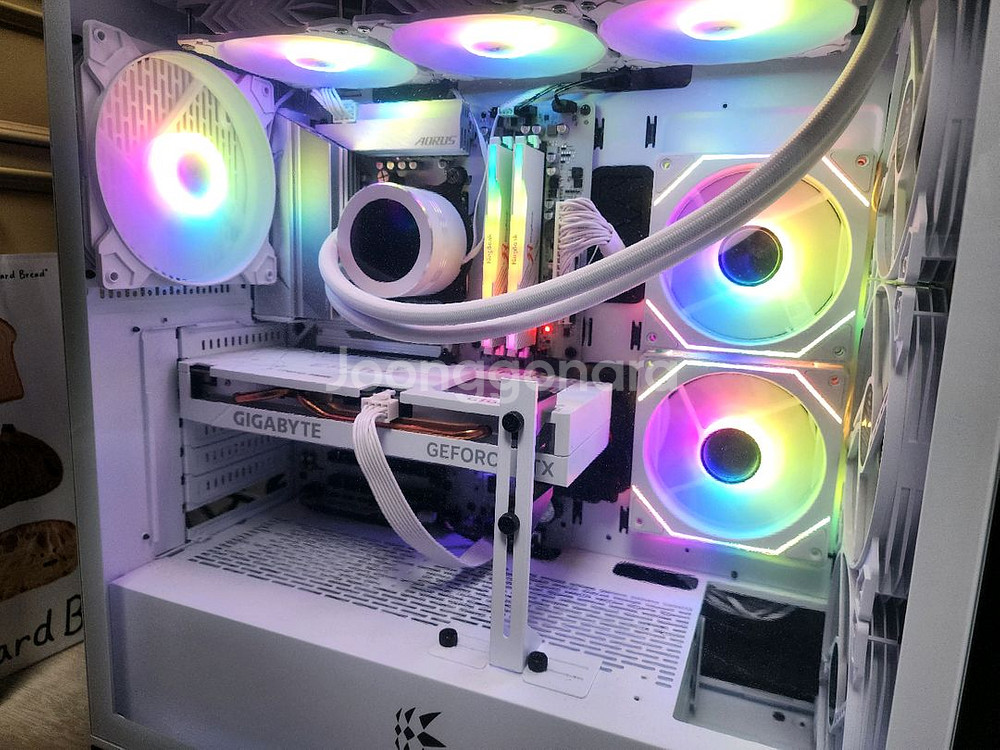 9600x/64기가램/2테라/수냉쿨러/화이트--0