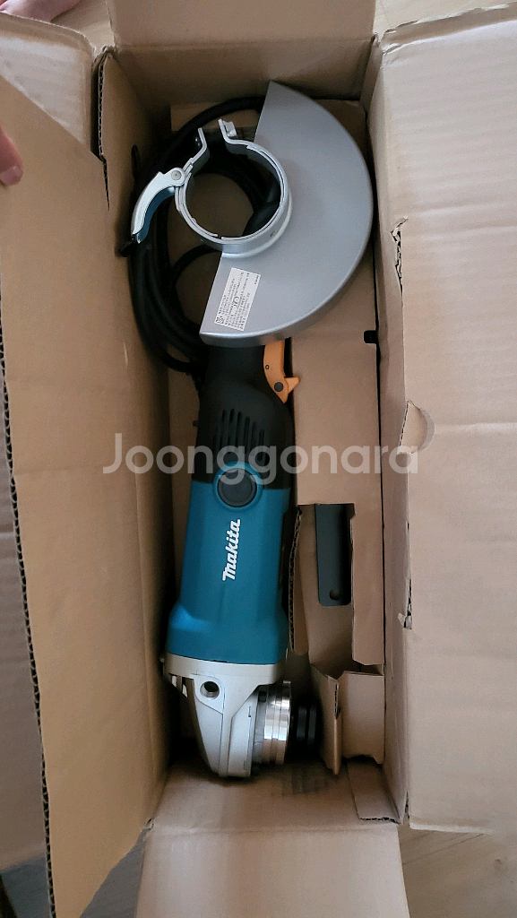 마끼다 7인치 앵글그라인더--1