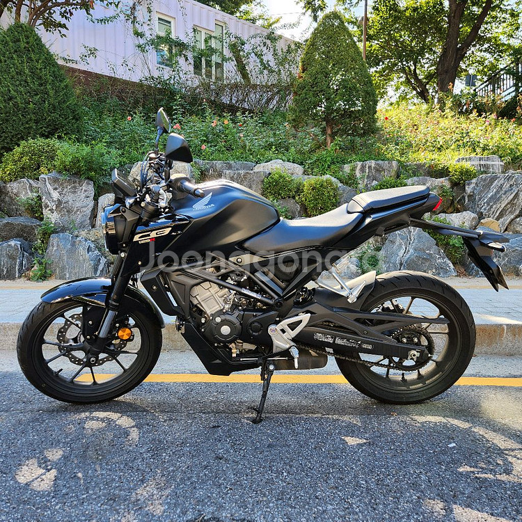 24년식 CB125R 4800km대 판매합니다.폐지완료--0