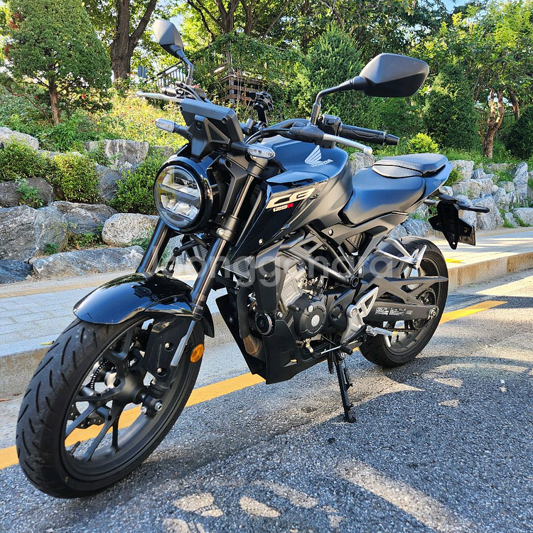 24년식 CB125R 4800km대 판매합니다.폐지완료--2