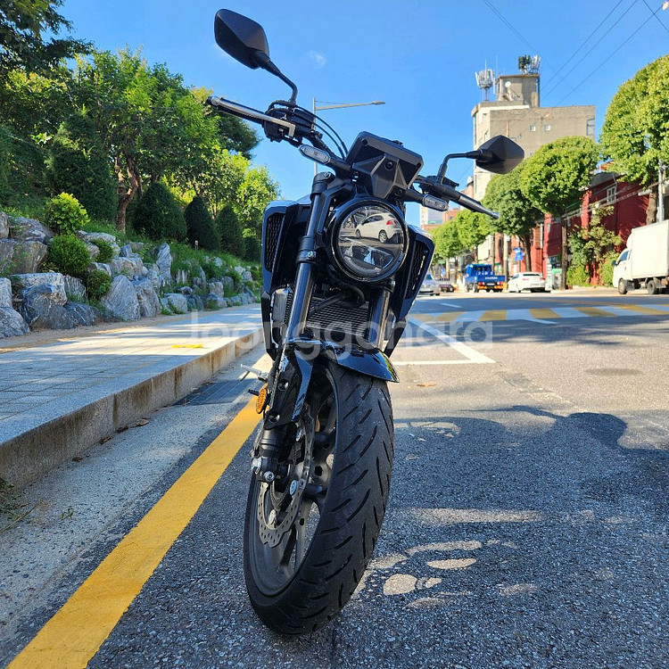 24년식 CB125R 4800km대 판매합니다.폐지완료--4