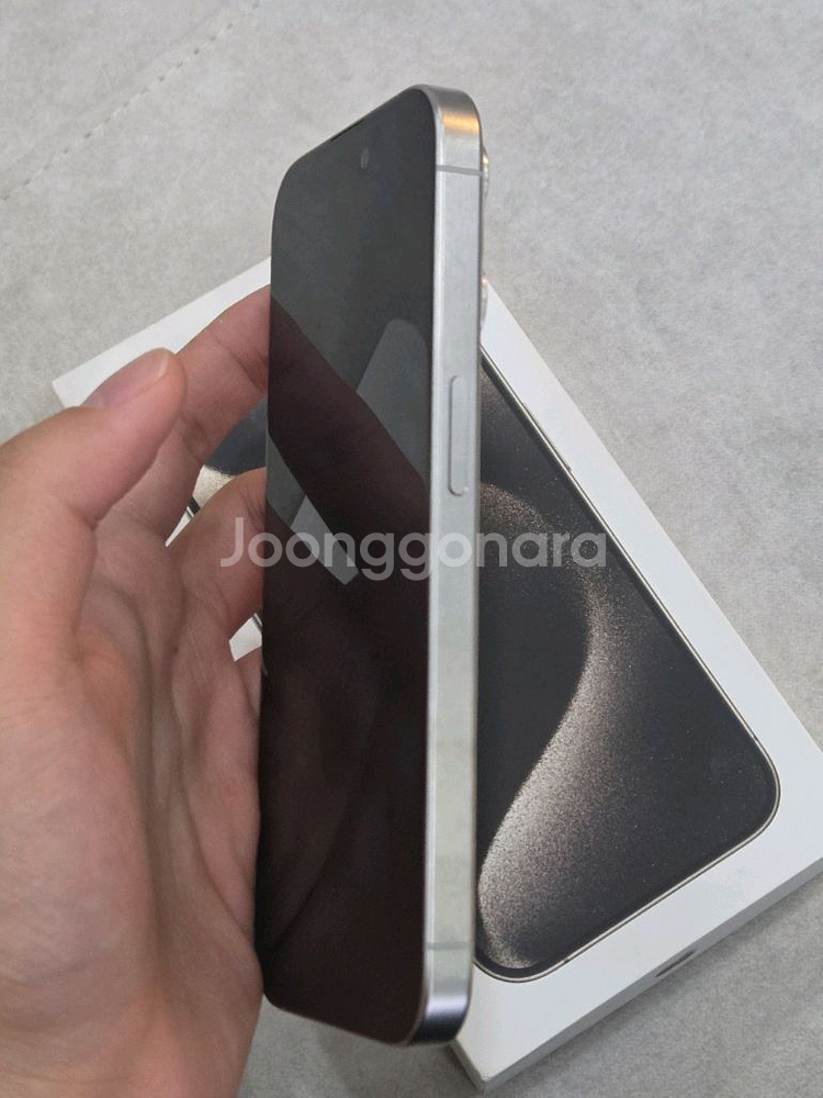 아이폰 15프로 256 (25년 7월제조)--2