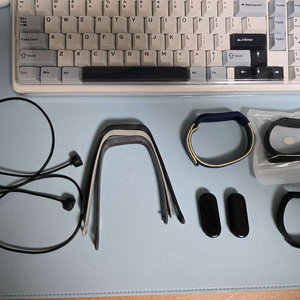 미밴드5 (2세트) 충전선 + 밴드포함 일괄 판매합니다