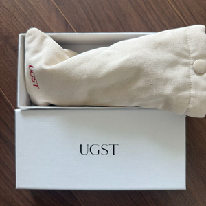 어그스트 선글라스