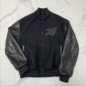 루이비통 엠보스 모노그램 레더 바시티 자켓 48