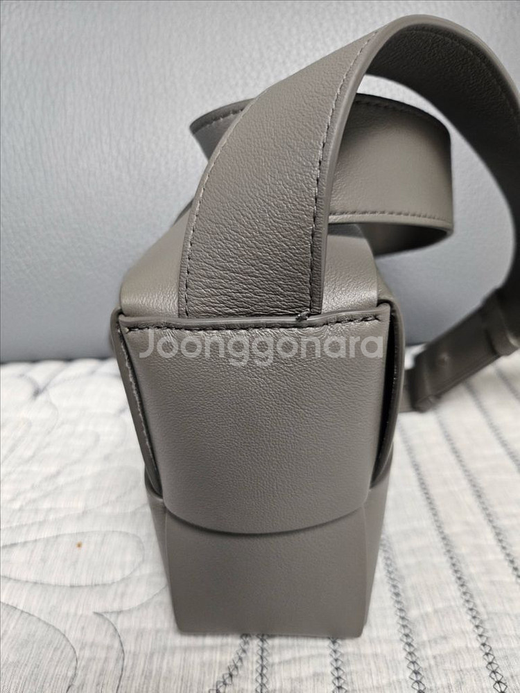 보테가베네타 크로스백--2