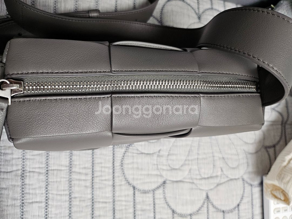 보테가베네타 크로스백--5