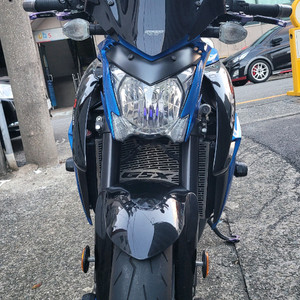 스즈키 GSX-S1000 오토바이