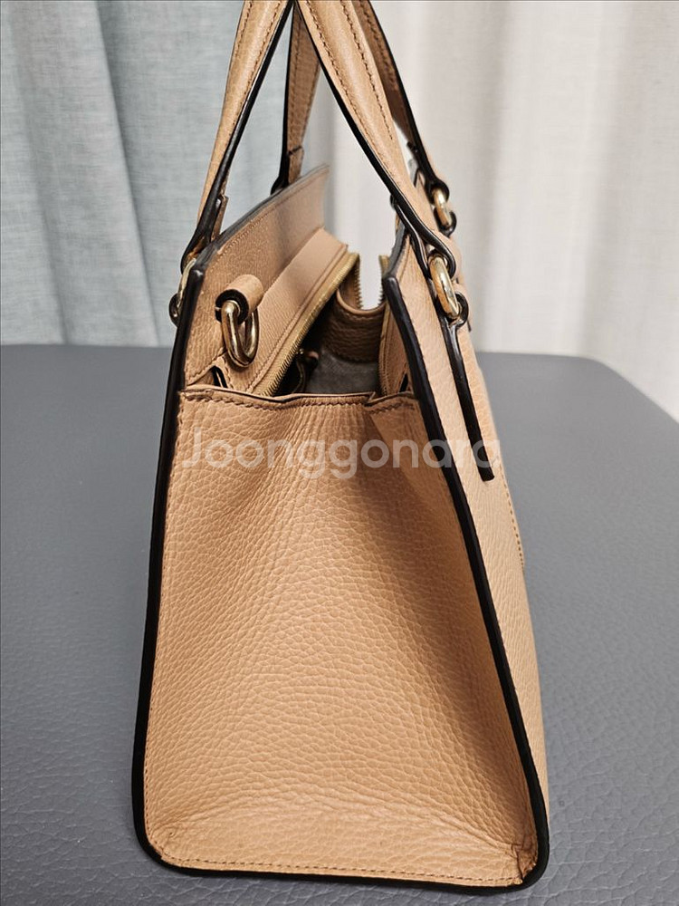 구찌 소호 토트백--2