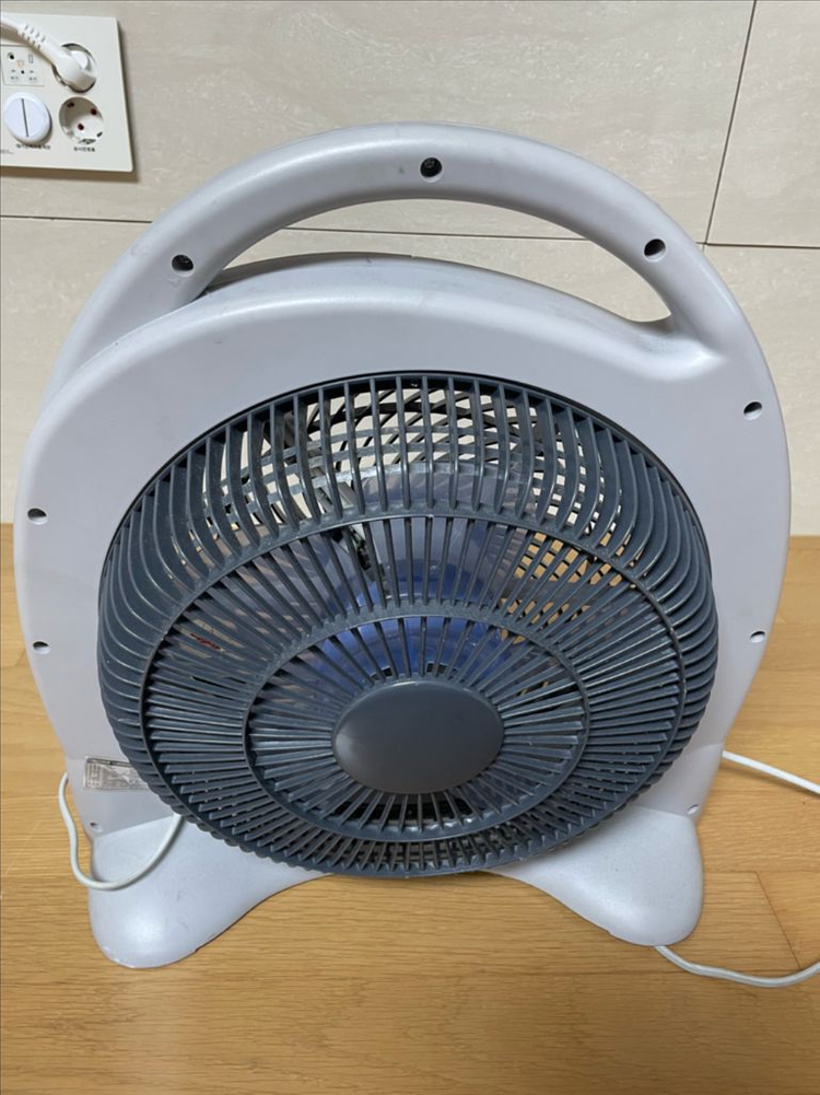 호미 탁상용 테이블 선풍기 이미지
