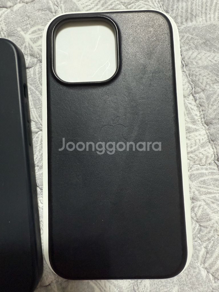 아이폰 13프로 정품실리콘 가죽케이스 판매합니다--1