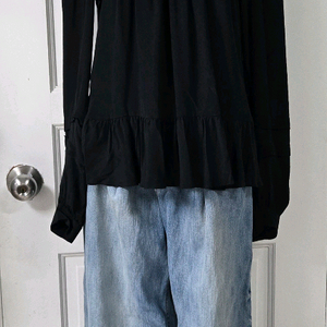 이로 러플 블라우스