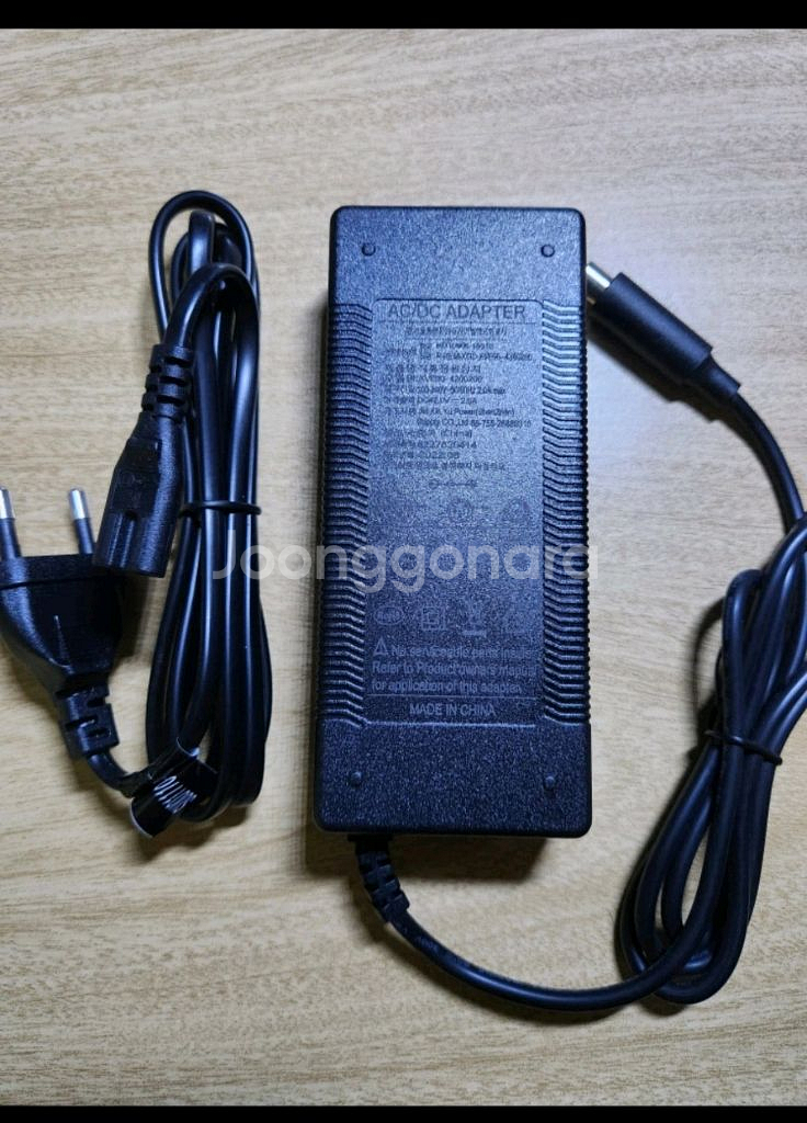 42V 2A 충전기 새제품 판매합니다--0