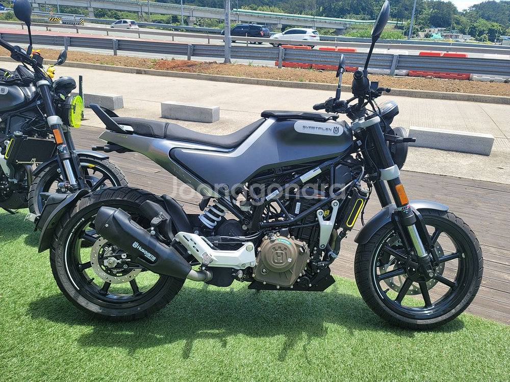 허스크바나 스바르트필렌 250--2