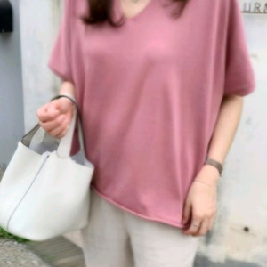 브이넥 반팔니트